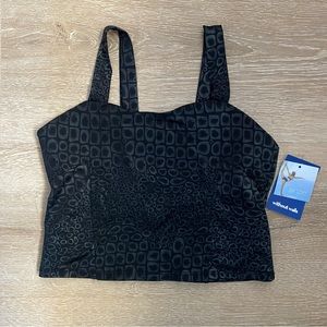 Onzie Triangle Peekaboo Back Top